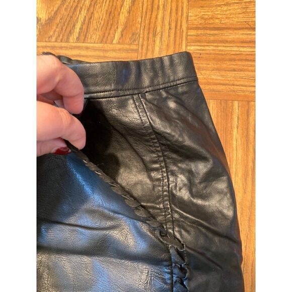 Blank NYC women's black faux leather y2k with braided side pockets mini skirt 28 - Picture 7 of 9